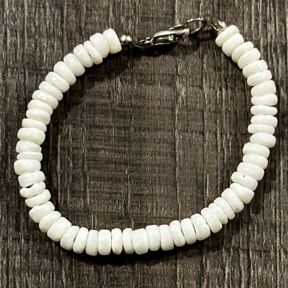 💞 New White Hawaiian Shell Bracelet